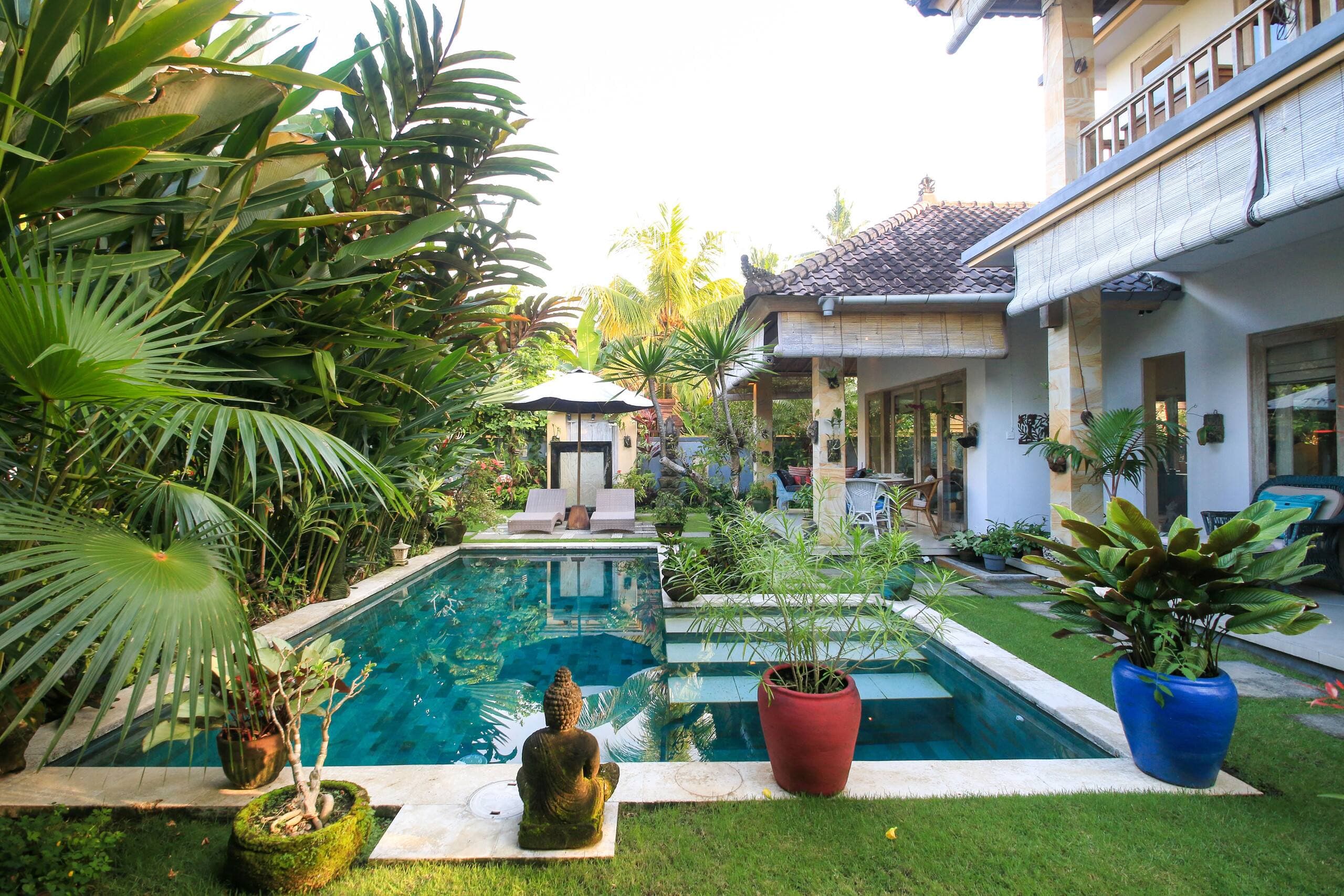 Boho Bungalow in the Rice Fields of Penestanan — photo 1